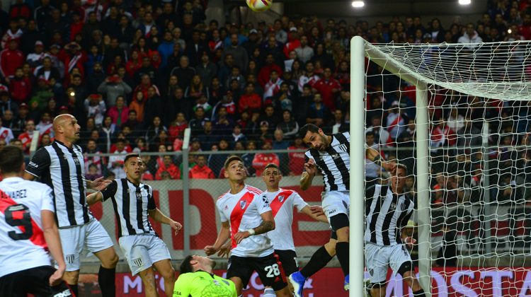 Histórico e inolvidable: River Plate paseó su chapa de campeón por “La Pedrera”