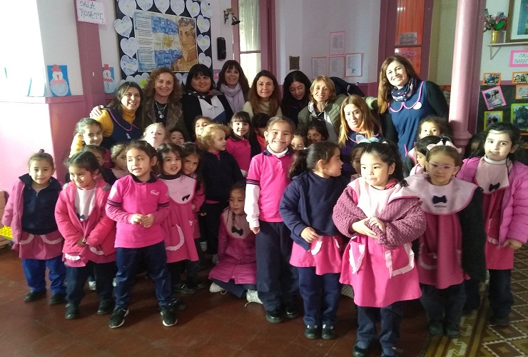 La ministra Calderón visitó la ENI Nº 19 que se independizó del Centro Educativo Nº 2 “Paula Domínguez de Bazán”.