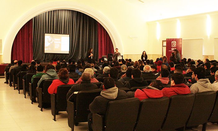 Alumnos y egresados de la UPrO fueron capacitados en desempeño en entrevistas laborales