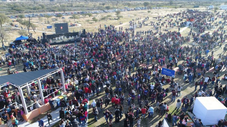 Una multitud siguió de cerca al eclipse solar en el Parque Astronómico La Punta