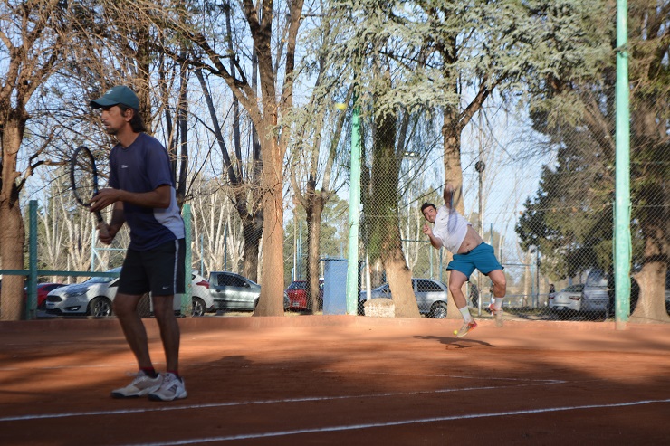 Este fin de semana el predio deportivo de Juana Koslay fue anfitrión de más de 60 tenistas de Merlo, Villa Mercedes y San Luis. 