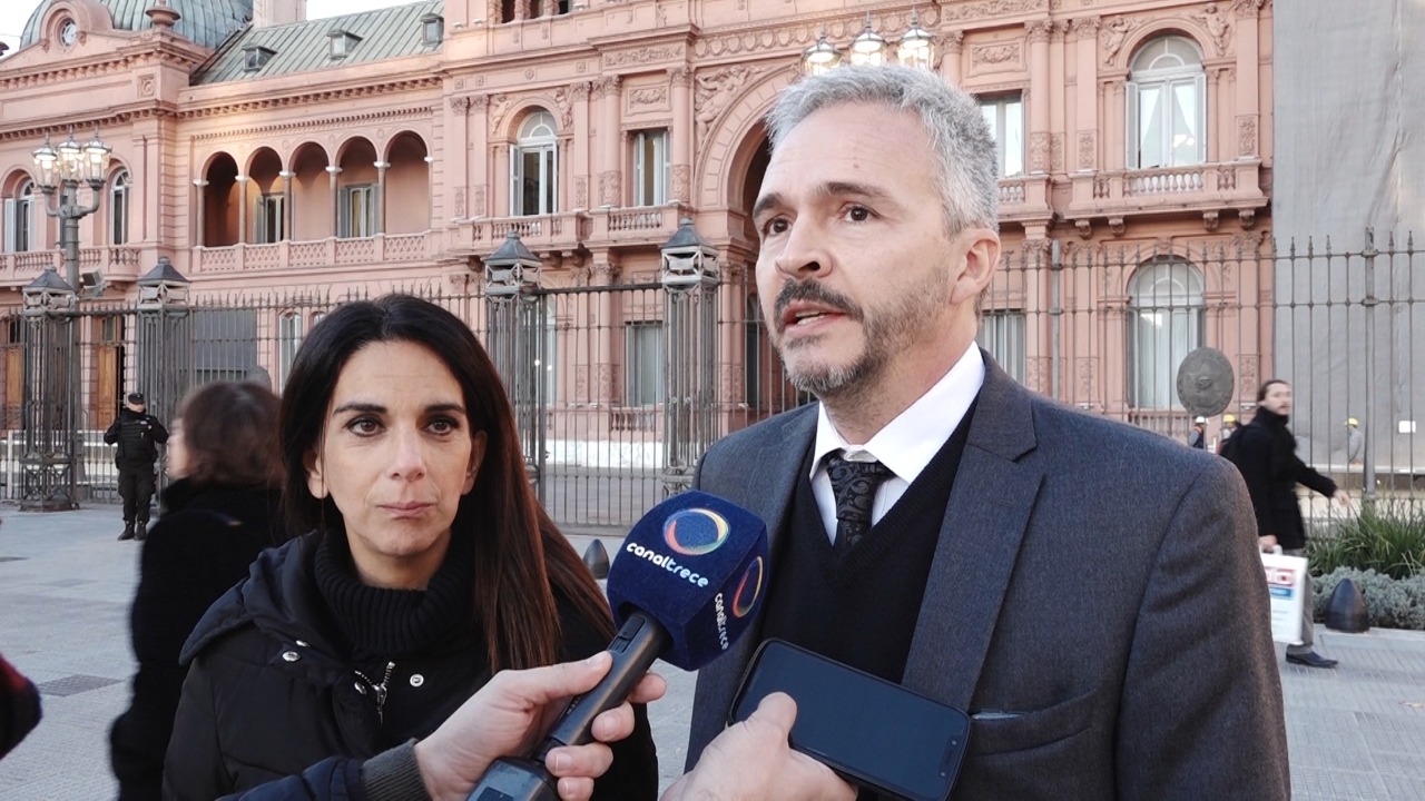 El Fiscal de Estado, Eduardo Allende, y la ministra de Hacienda Pública, Natalia Zabala Chacur, se refirieron acerca de la reunión que mantuvieron en Buenos Aires.