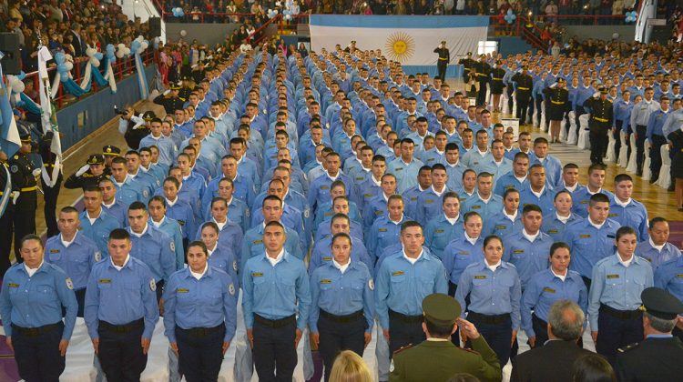 El egreso de los agentes de policía en imágenes