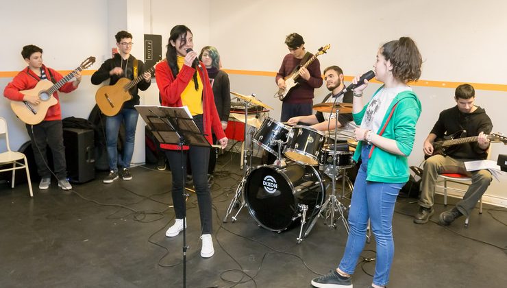 Los alumnos de música de la ULP le mostraron sus aprendizajes a dos legisladoras