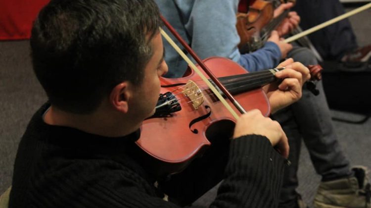 En la Casa de la Música continúa el curso de violín