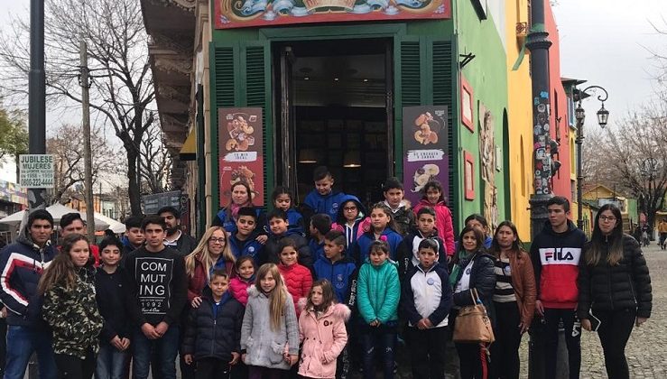 Alumnos de diferentes escuelas disfrutan de Buenos Aires y el Teatro Colón