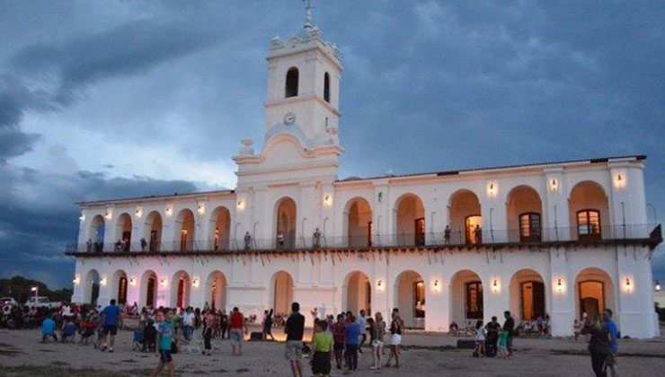 Capacitan a personal de la Réplica del Cabildo y Casa de Tucumán