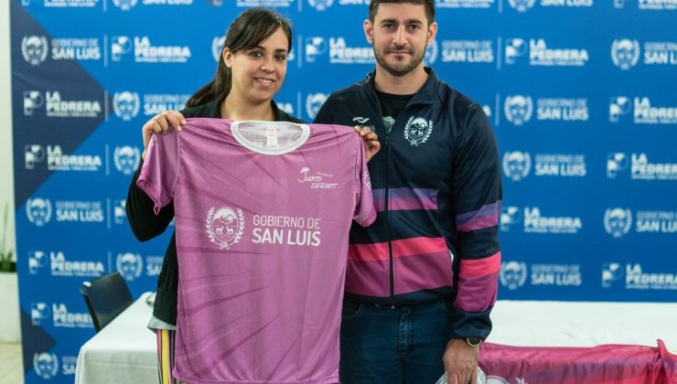 Equipos y clubes del departamento Pedernera recibieron sus camisetas y materiales deportivos