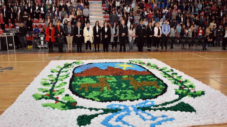 Alumnos villamercedinos prometieron lealtad a la Bandera de San Luis