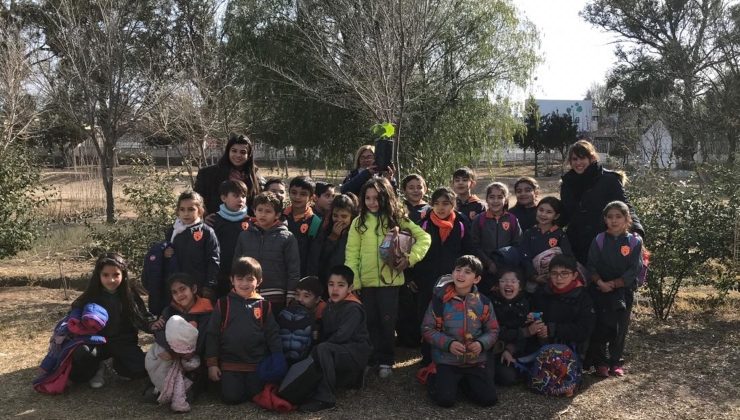 El vivero de nativas recibió la visita de la Escuela “San Cayetano”