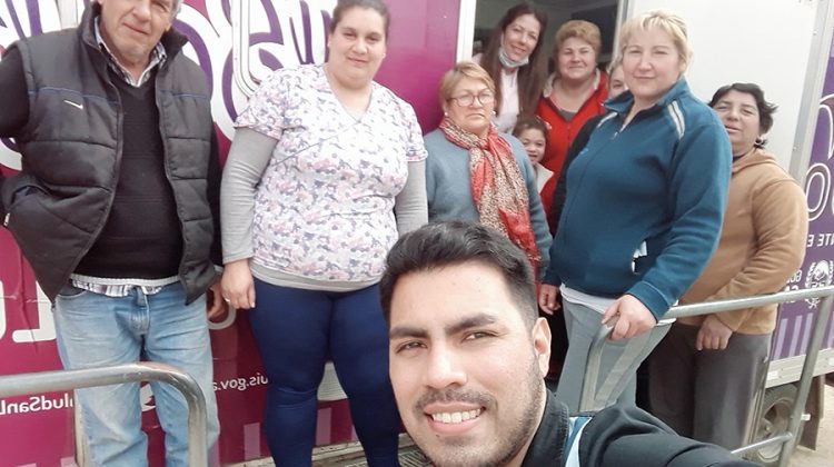 El equipo del Hospital de Candelaria atiende en el centro de salud “El Caldén”