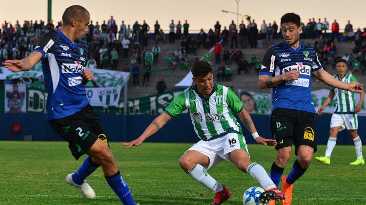 Estudiantes empató con Villa Mitre en su presentación