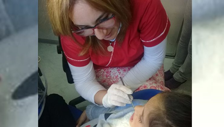 Para una mejor estética y alimentación: Sara recibió una prótesis dental