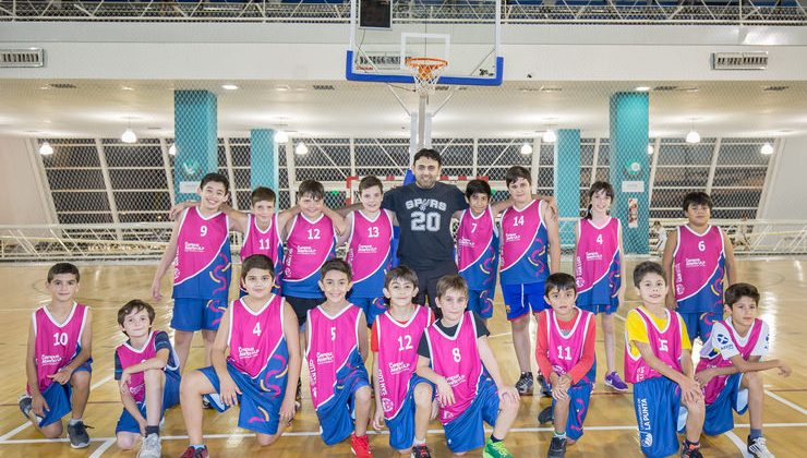 Los pequeños basquetbolistas del Campus reciben a Española
