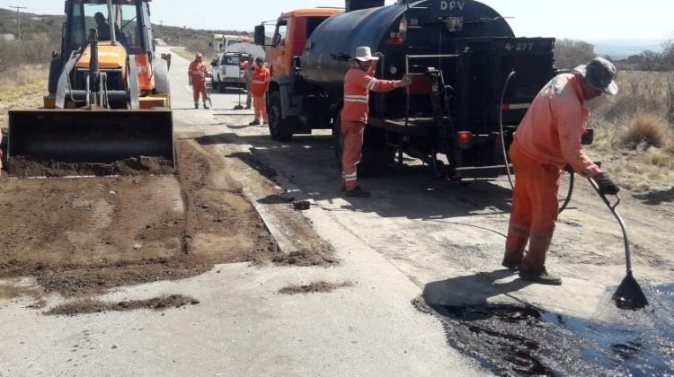 Realizaron trabajos de mantenimiento y reparación en ruta provincial N° 2