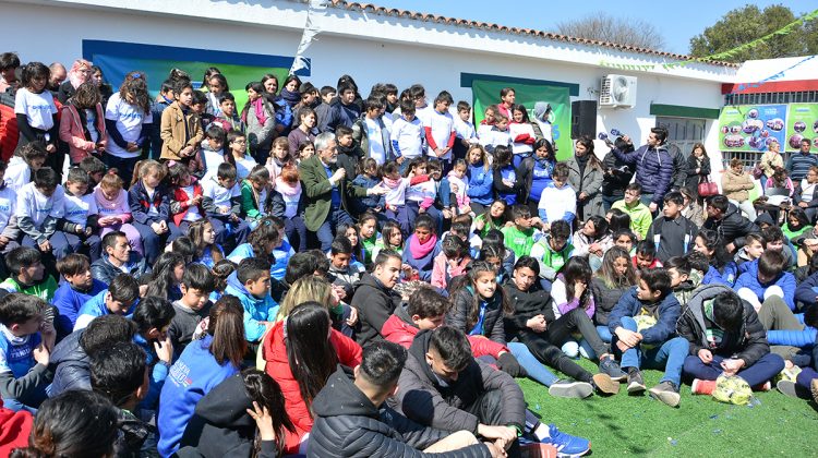 Más educación de calidad: el gobernador inauguró obras de puesta en valor en un predio donde funcionan dos escuelas generativas