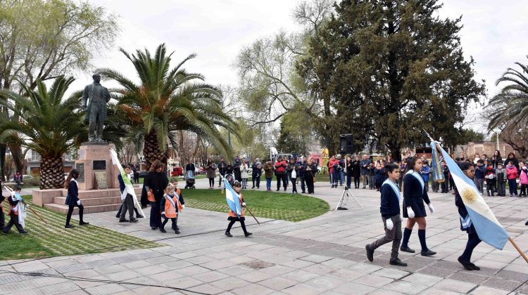 “Para educar a un niño hace falta todo un pueblo”   