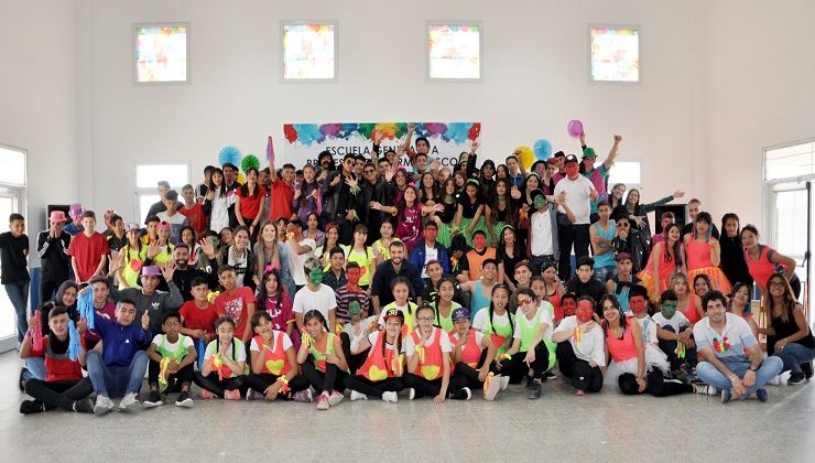 La Escuela Generativa “Profesor Guillermo Visco” celebró su primer año de vida a puro color