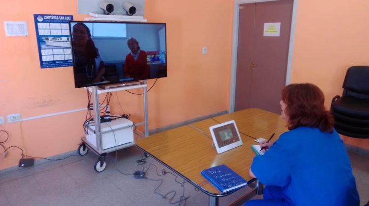 Sistema de telemedicina: la doctora Selva Romero atendió a dos pacientes de La Calera