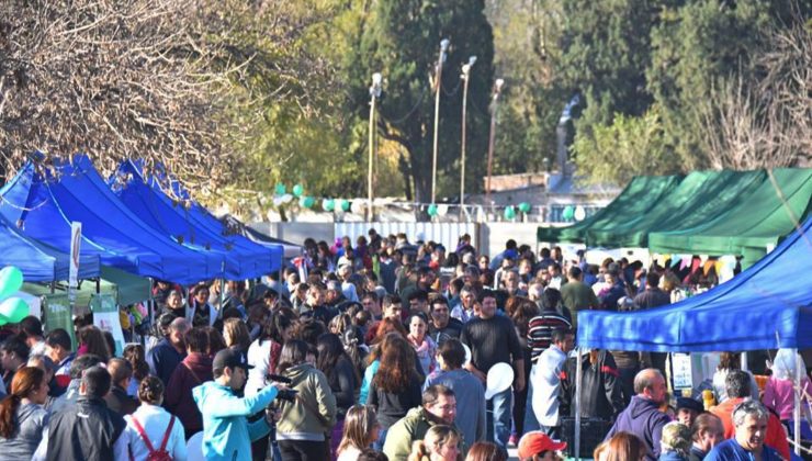 El Parque Costanera Río Quinto recibe a la Feria de Pequeños y Medianos Productores