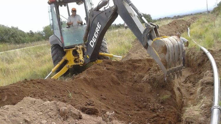 El acueducto de Villa Larca inició su etapa final: beneficiará a 50 familias del paraje El Descanso