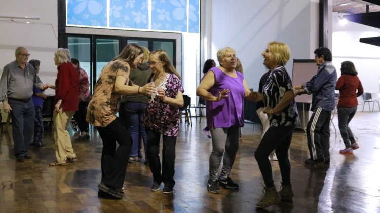 “Tarde con los Abuelos” continúa sacando sonrisas y otorgando momentos memorables a los adultos mayores