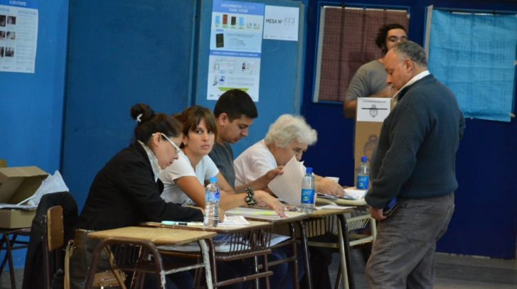 Cerraron los comicios en todo el país, se espera por los resultados y en San Luis votó el 81,2% del padrón