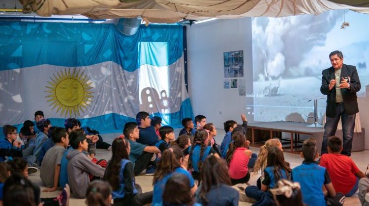 El ex combatiente de Malvinas, Víctor Gatica, compartió su experiencia con las escuelas generativas de “La Pedrera”