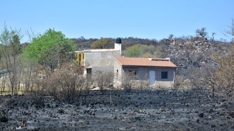 Apagaron el fuego en los dos focos que se había reactivado a causa del viento
