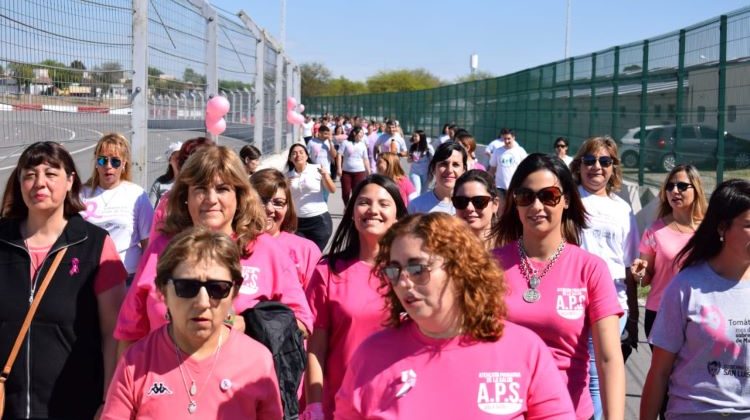 El Hospital La Pedrera se vistió de rosa por el Día Mundial contra el Cáncer de Mama