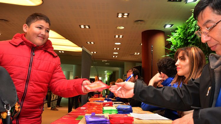 Comenzó la entrega de foldscopes en la capital sanluiseña