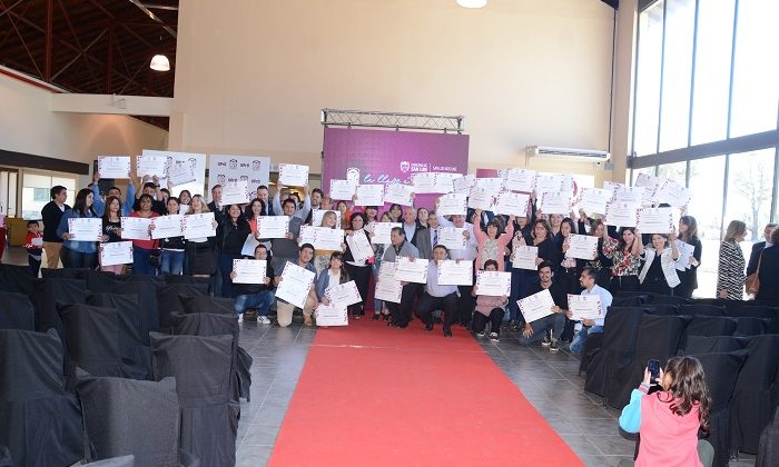 Personal de la UPrO recibió certificados por realizar cursos de capacitación