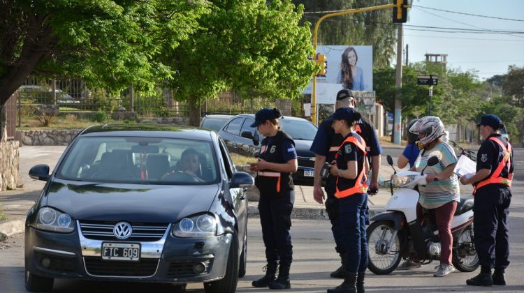 Resultados del operativo policial: seis detenidos, tres autos y 164 motos secuestradas