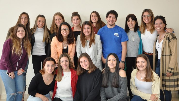 La ministra de Educación recibió a jóvenes de intercambio que estudian en escuelas de San Luis