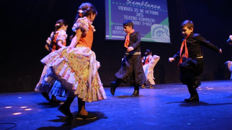 La Academia de Danzas “Semblanza” realizó su muestra anual en el “Molino Fénix”