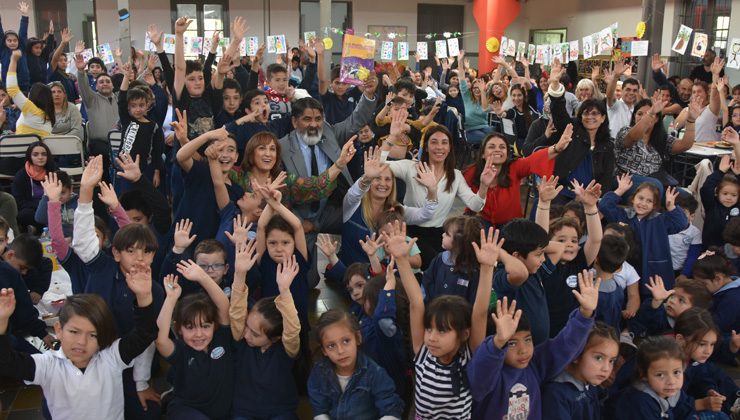 Rapisarda participó de las presentaciones artísticas en la Escuela Manuel Belgrano