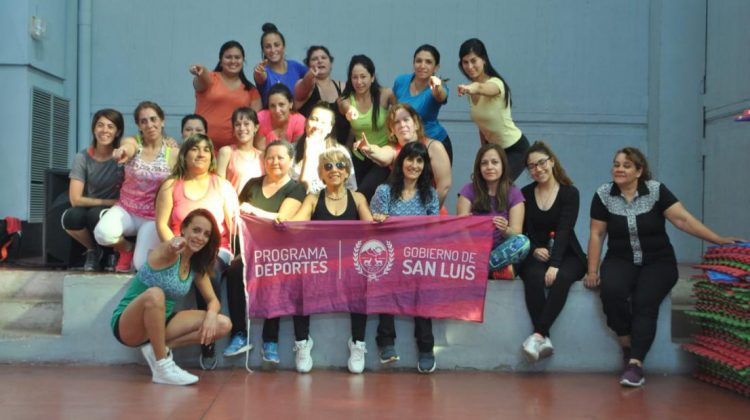 Más de 200 personas practican deportes en el Trinquete Modelo de Pelota Vasca