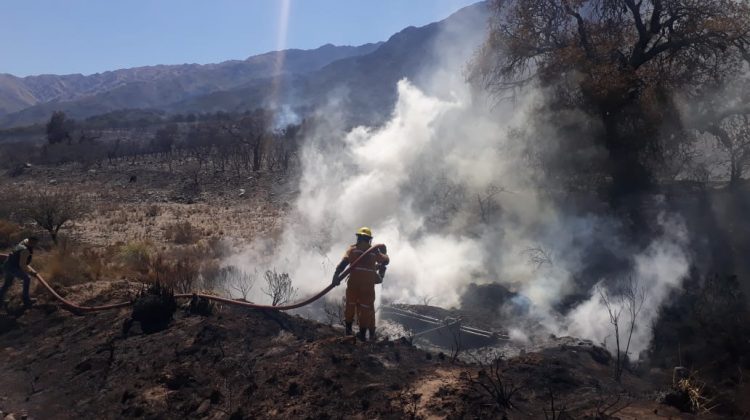 Merlo: controlan el incendio en Sierra de los Comechingones