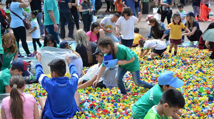 Colecta récord de tapitas: más de 54 toneladas de solidaridad partieron rumbo al Garrahan