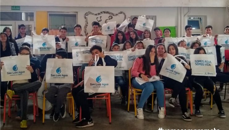 La Escuela Generativa “Horizonte” aprendió a hacer sus bombas ecológicas 