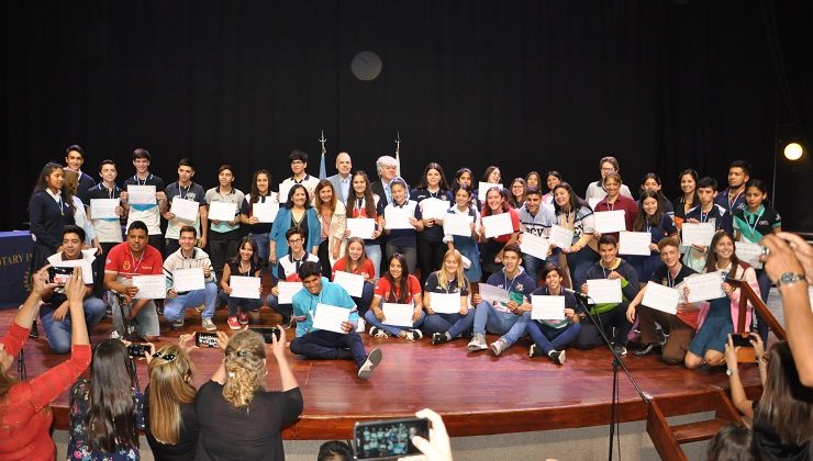 Más de 60 estudiantes recibieron la distinción de “Mejor compañero”