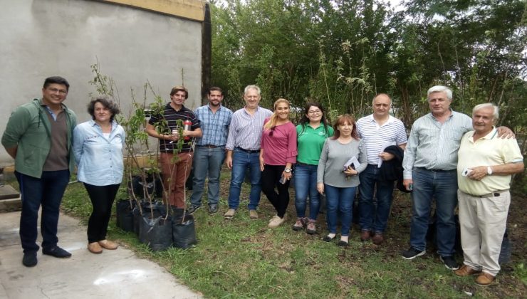 El Gobierno de San Luis entregó más de 200 frutales a la Facultad de Ingeniería y Ciencias Agronómicas de la UNSL