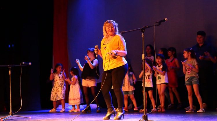 En el “Molino Fénix”, Gisselle Cabrera presentó “Bipolar”