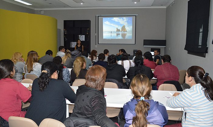 Personal de la UPrO es capacitado en técnicas de protocolo