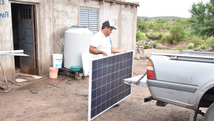 Con la instalación de 30 pantallas solares, el Gobierno provincial llevará luz a nuevas zonas rurales de la provincia