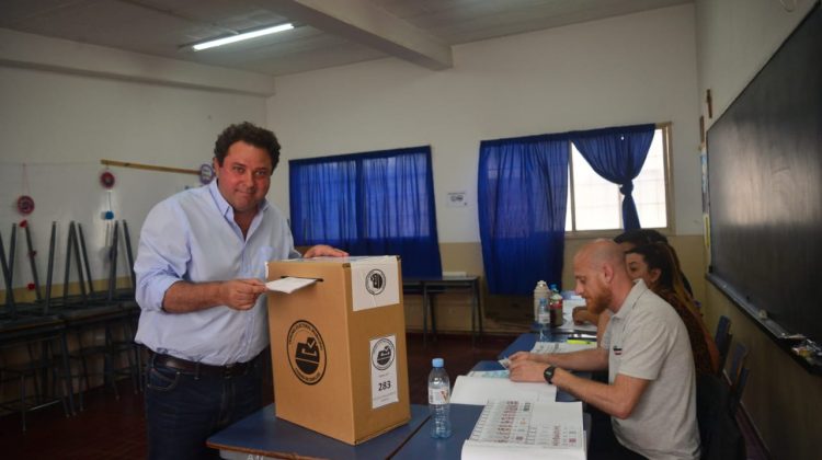 Gastón Témoli celebró esta fiesta de la democracia