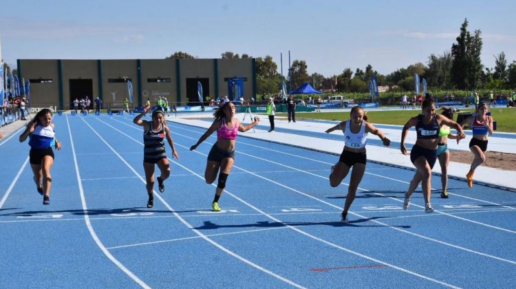 Juegos Binacionales: nueva medalla para San Luis y clasificación a semifinales en tenis y básquet