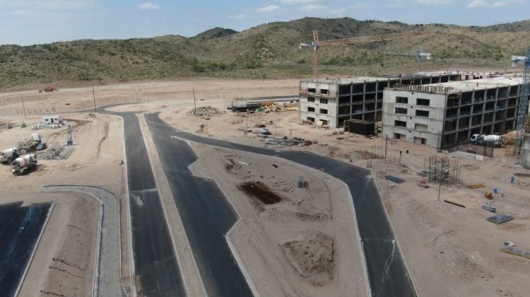 El Hospital Central de San Luis ya tiene una red de caminos internos