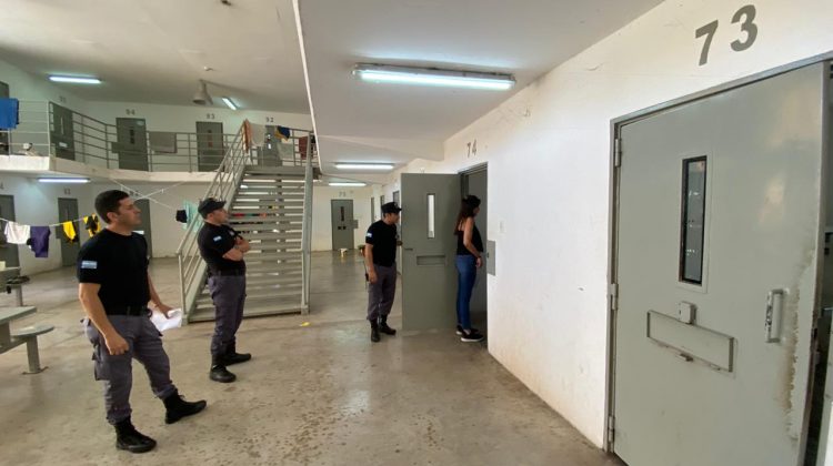 Funcionarias de la Secretaría de la Mujer visitaron el Complejo Penitenciario “Pampa de las Salinas”