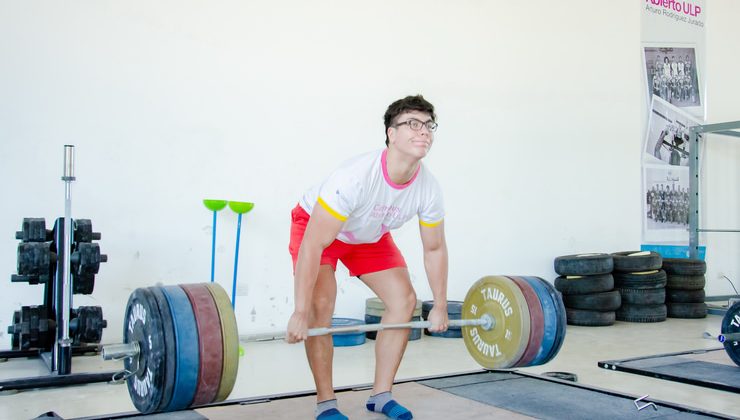 Carlos Aguilera, pesista del Campus de la ULP, es campeón nacional U-20